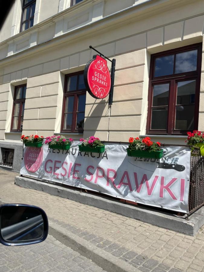 Apartamenty Luczkowskiego Z Widokiem Na Studnie 2 Chelm Luaran gambar