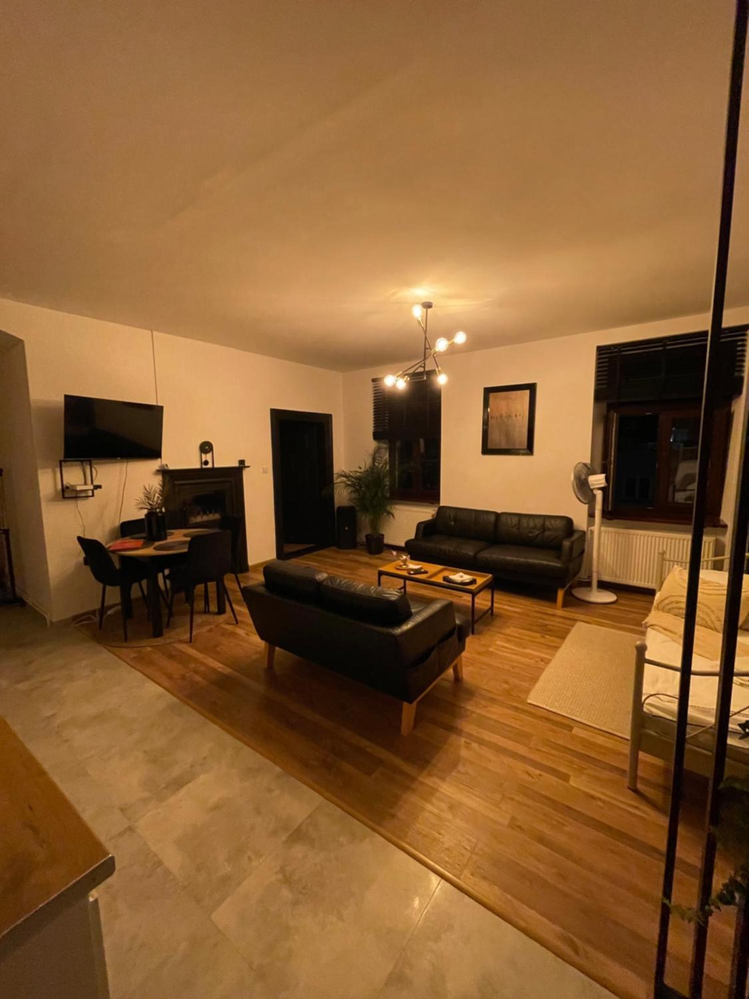 Apartamenty Luczkowskiego Z Widokiem Na Studnie 2 Chelm Luaran gambar